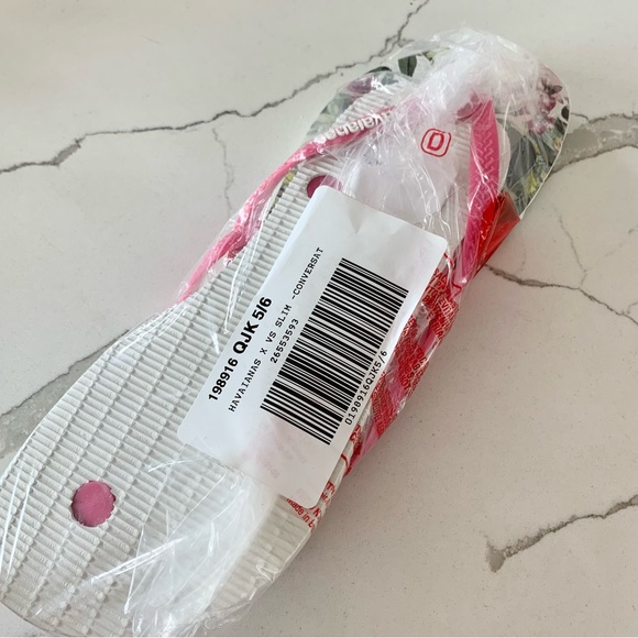 Havaianas x Victoria’s Secret Floral Palm Print Slim Fit Flip Flop Sandals - Picture 2 of 2